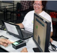 Cadastramento biométrico bate recorde de eleitores em Divinópolis tre-mg biometria-divinopolis-4